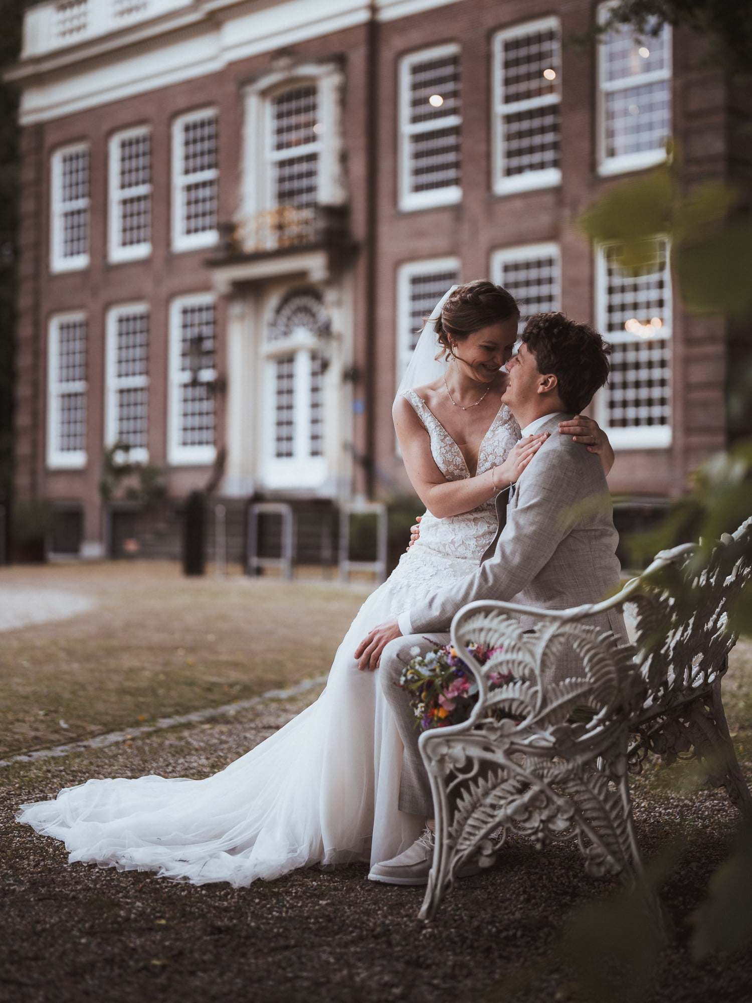 trouwfotografie stel portret voor Driebergen Buitenplaats Sparrendaal