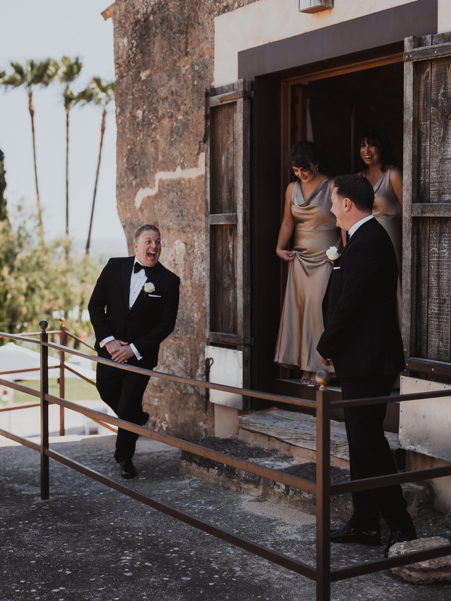 First look during Mallorca wedding – Photos by Ville