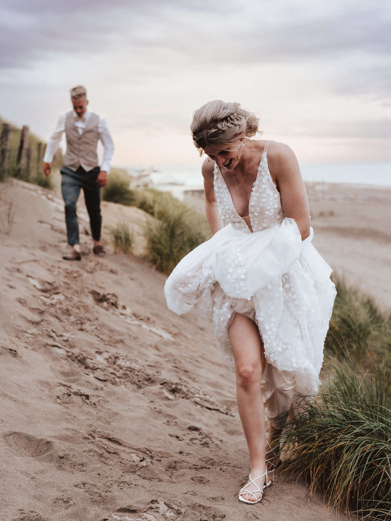 Relaxed wedding portraits in Mallorca – Photos by Ville